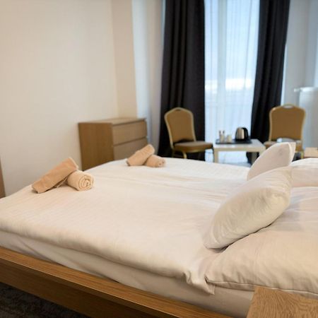 Hotel Modena Bratislava Exterior photo