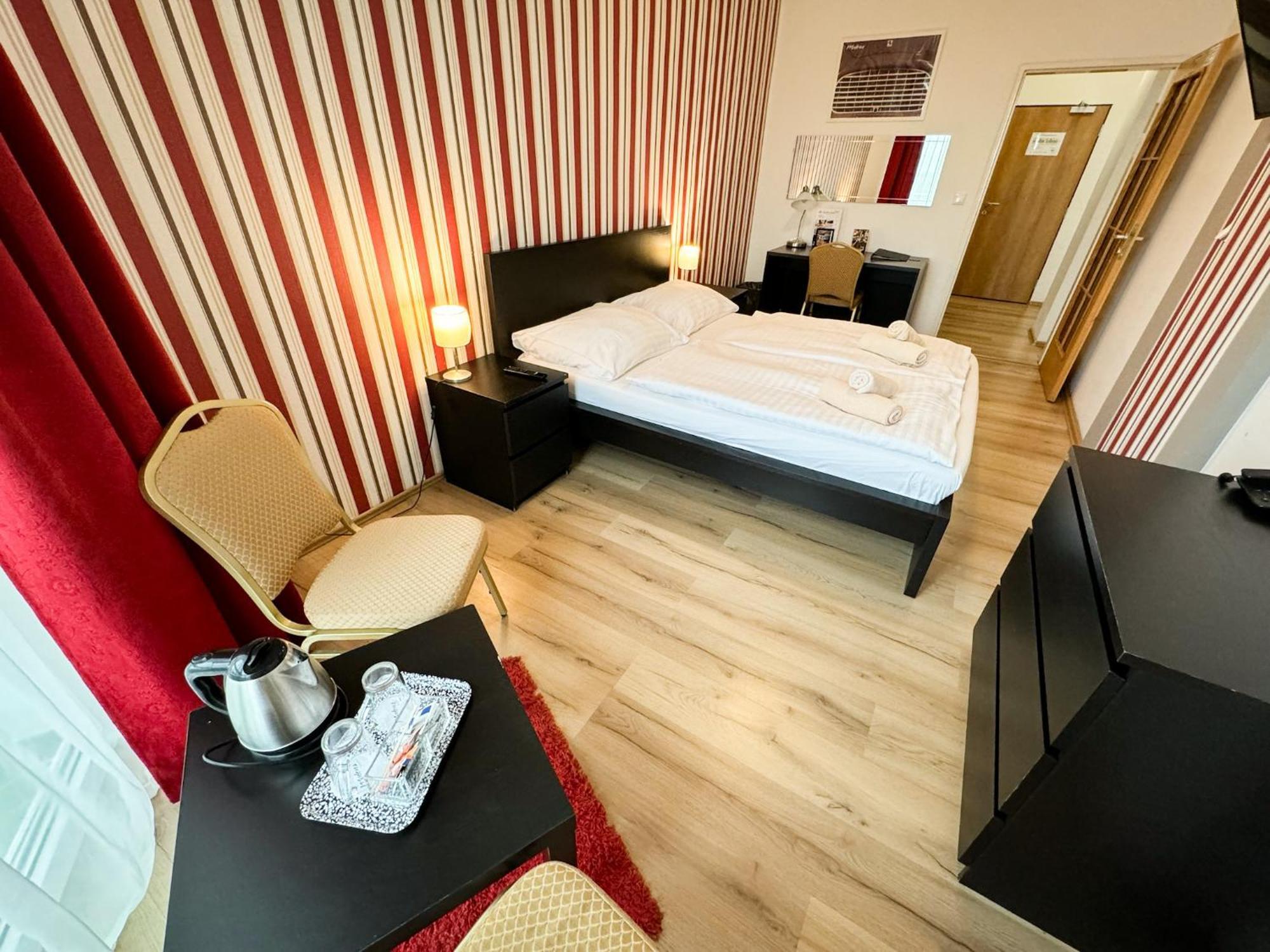 Hotel Modena Bratislava Exterior photo