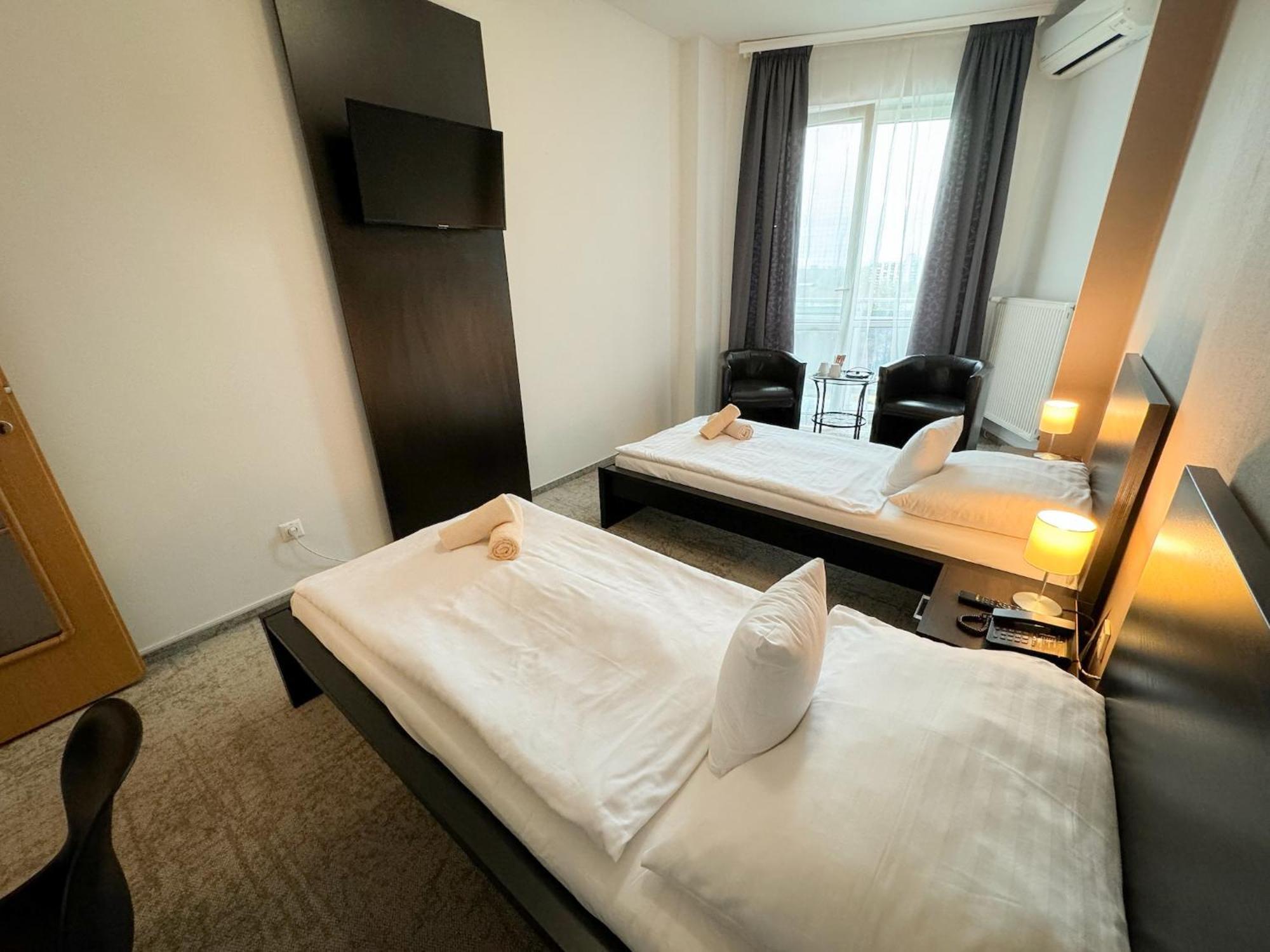 Hotel Modena Bratislava Exterior photo